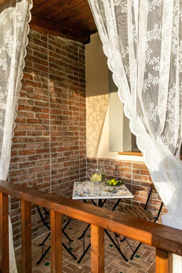 Il Mandorlo Fiorito Bed And Breakfast Ogliastro Cilento Exterior photo